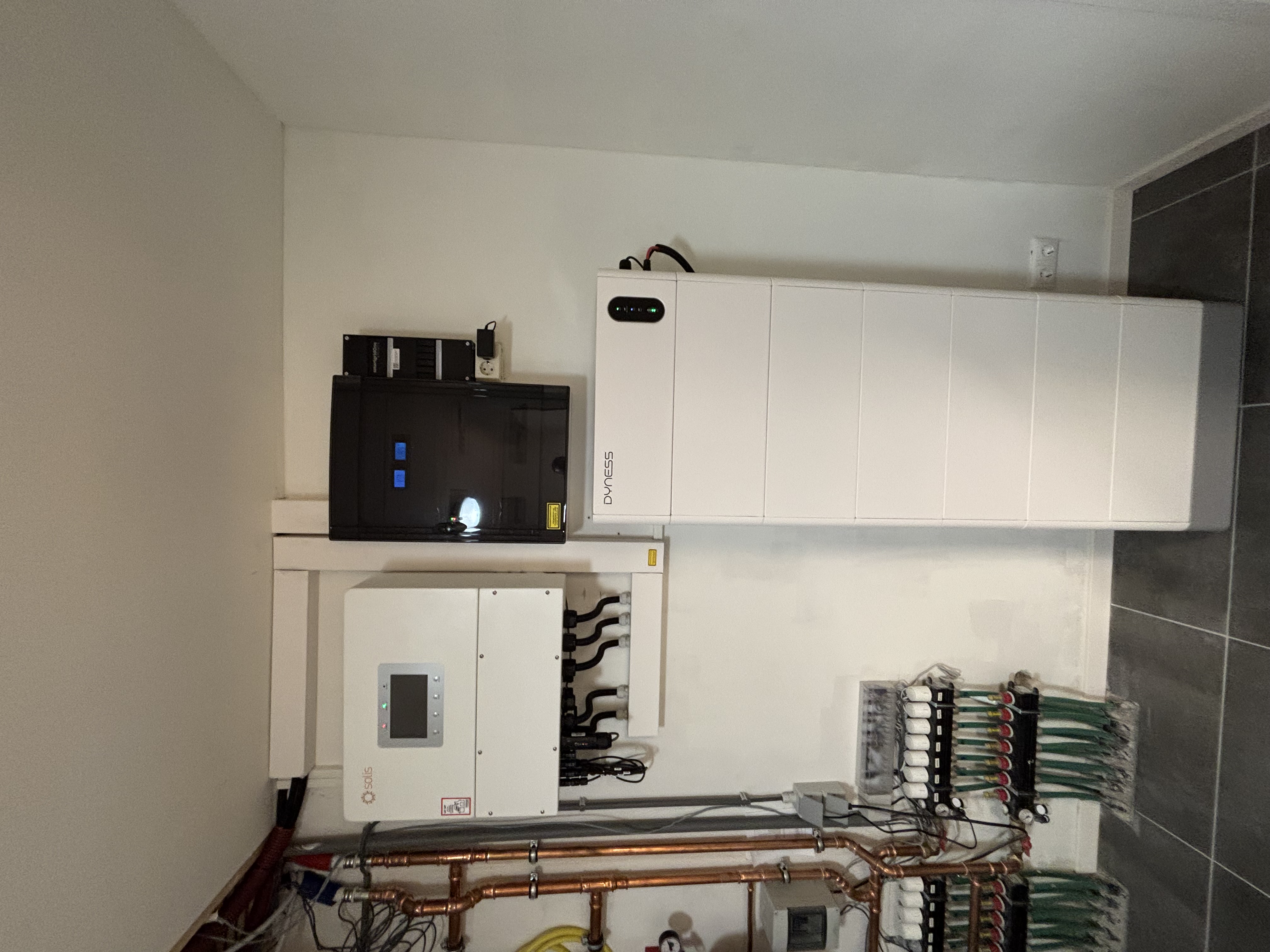 Solis omvormer en Dyness thuisaccu installatie